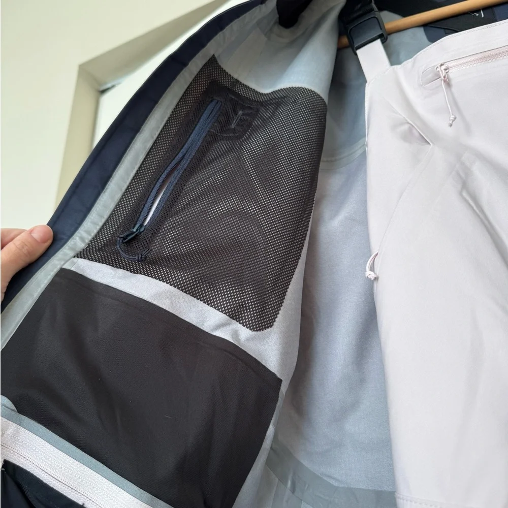 Flylow Outer Shell Ski Jacket XS - Picture 9 of 10